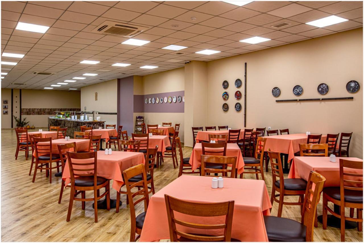 Ani Grand Hotel Yerevan Exterior photo