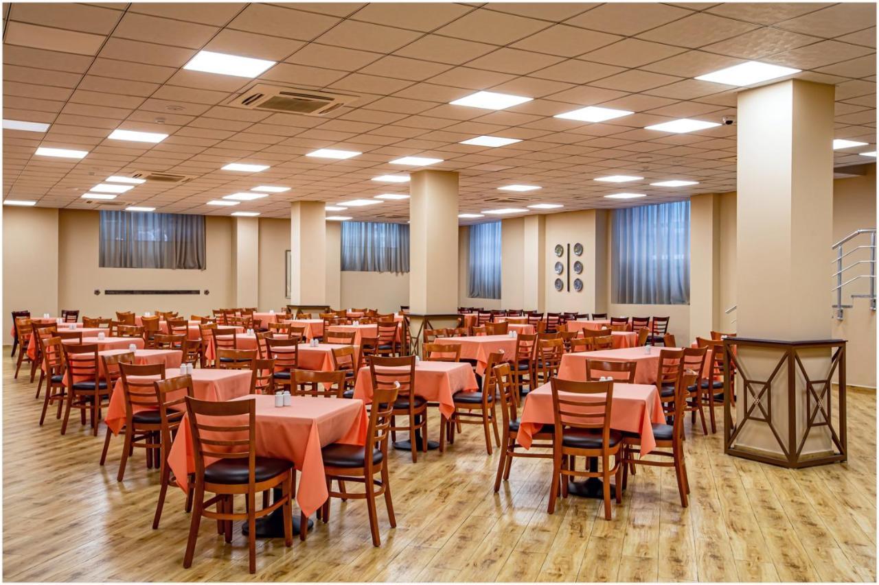 Ani Grand Hotel Yerevan Exterior photo