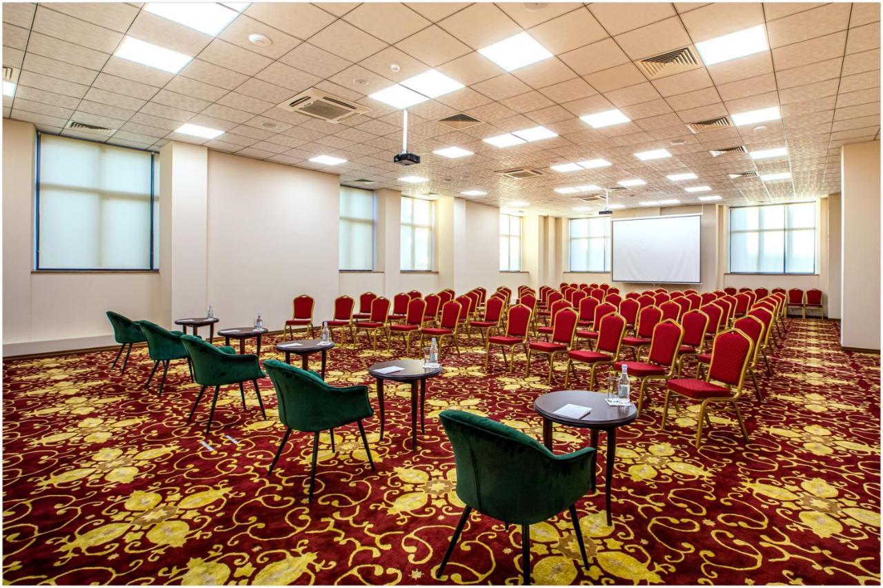 Ani Grand Hotel Yerevan Exterior photo
