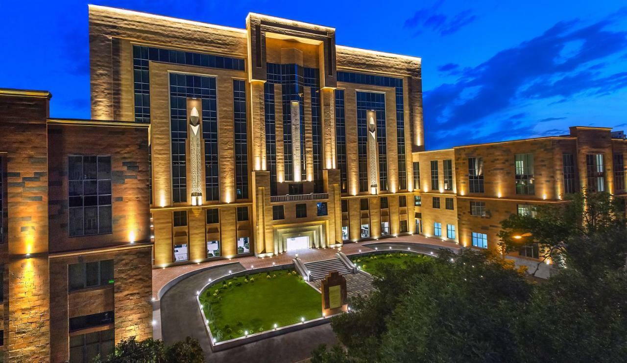 Ani Grand Hotel Yerevan Exterior photo